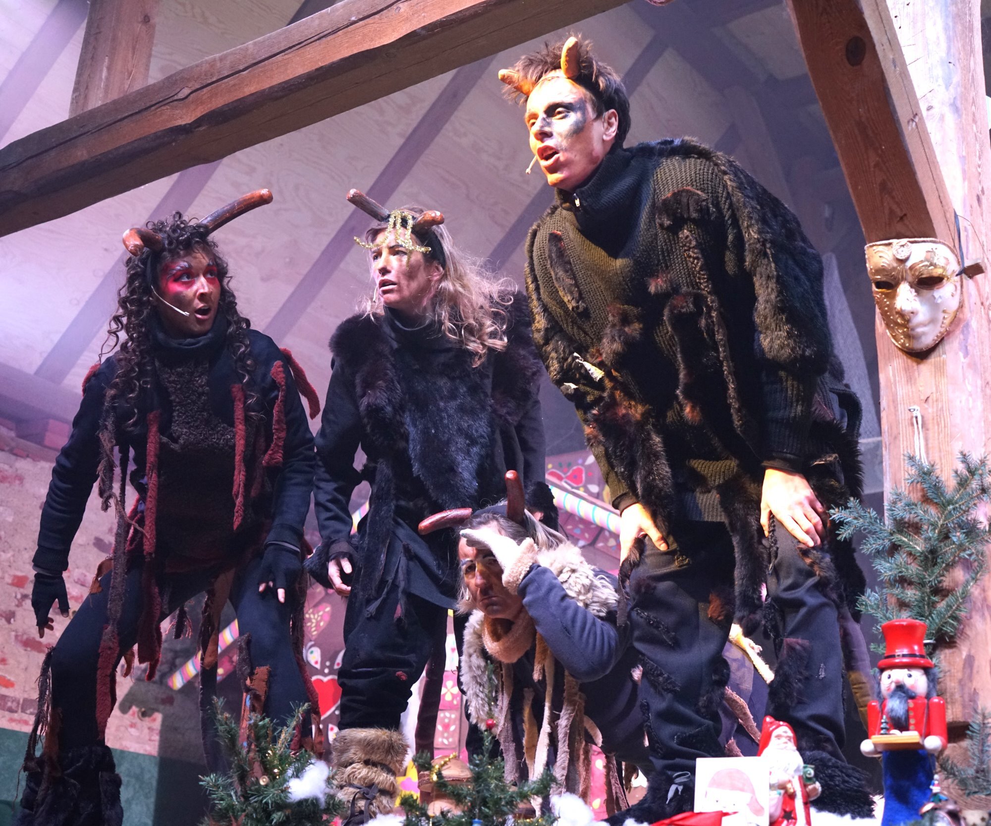 Morgen kommt der Weihnachtsmann Morgen kommt der Weihnachtsmann - Aufführungsbild